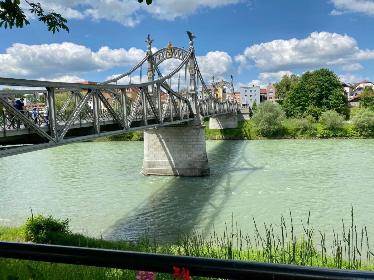 Ferienwohnung An Der Idyllischen Salzachschleife Naehe Salzburg Laufen Zewnętrze zdjęcie